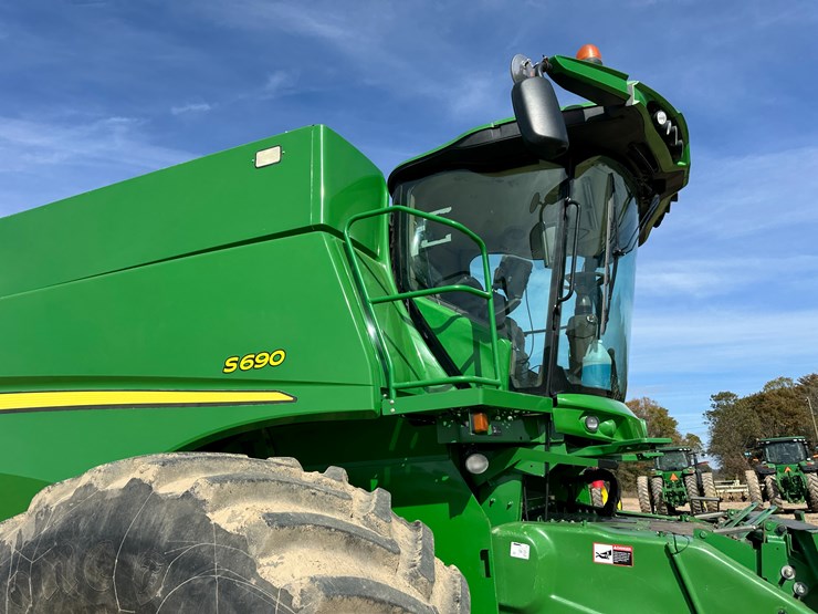 john-deere-s690-image-33