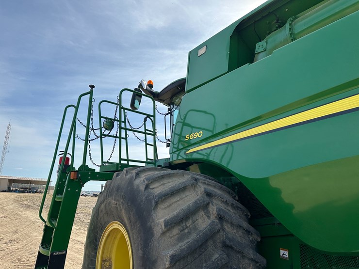 john-deere-s690-image-25