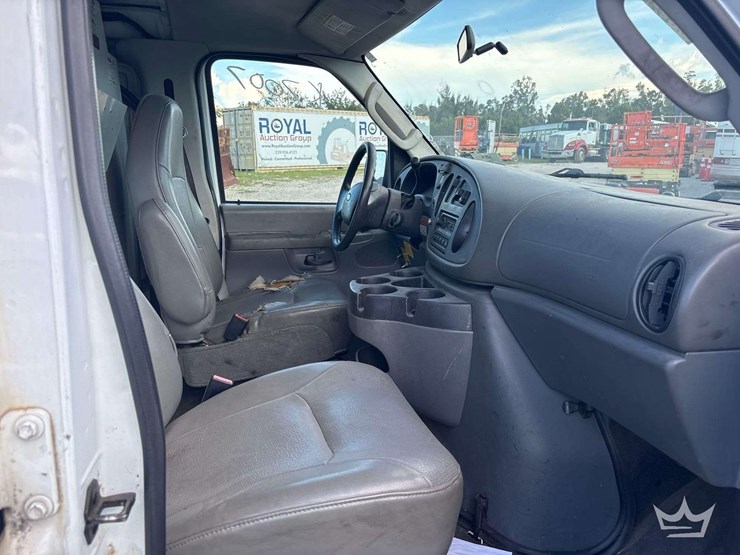 2008-ford-e350-image-18