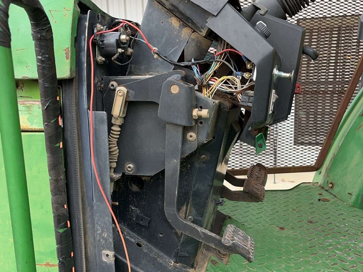 john-deere-6405-image-4