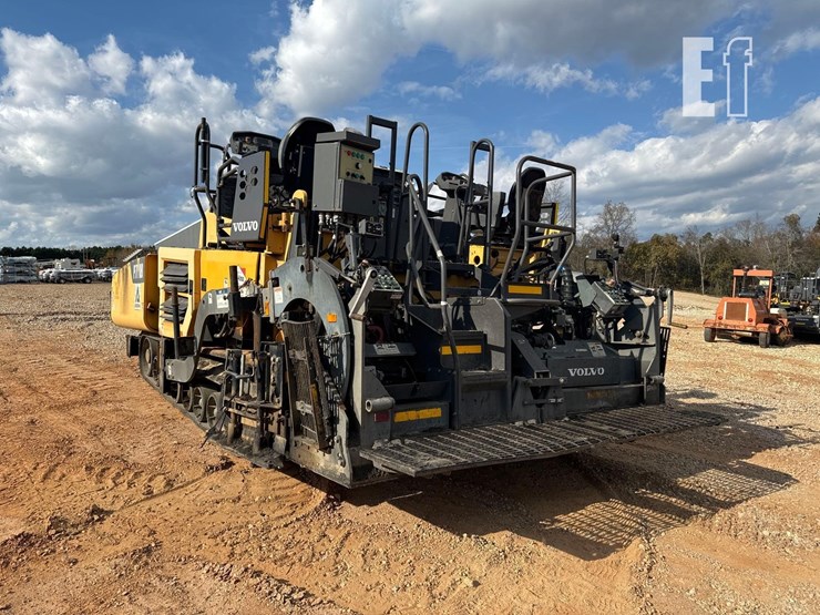 2018-volvo-p7110b-image-3