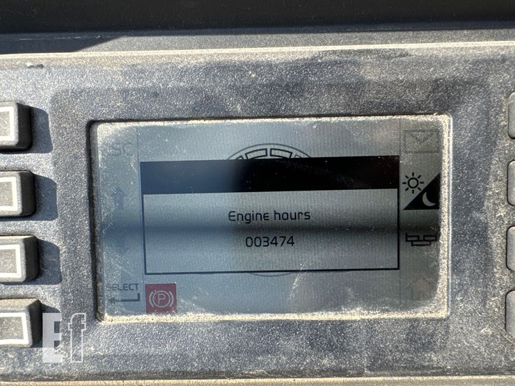 2018-volvo-p7110b-image-27