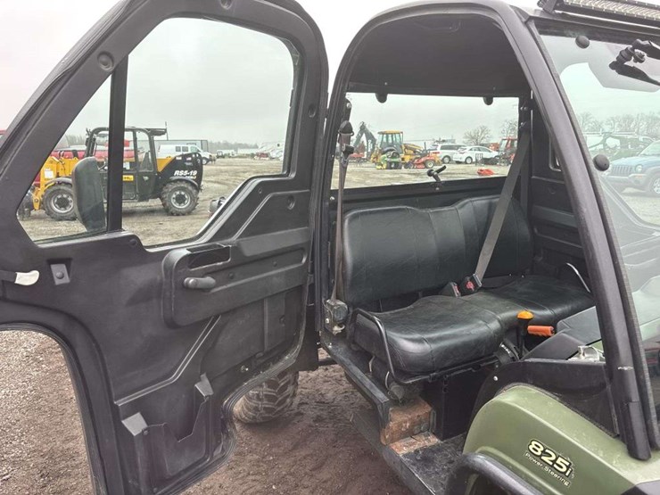 2016-john-deere-gator-image-15