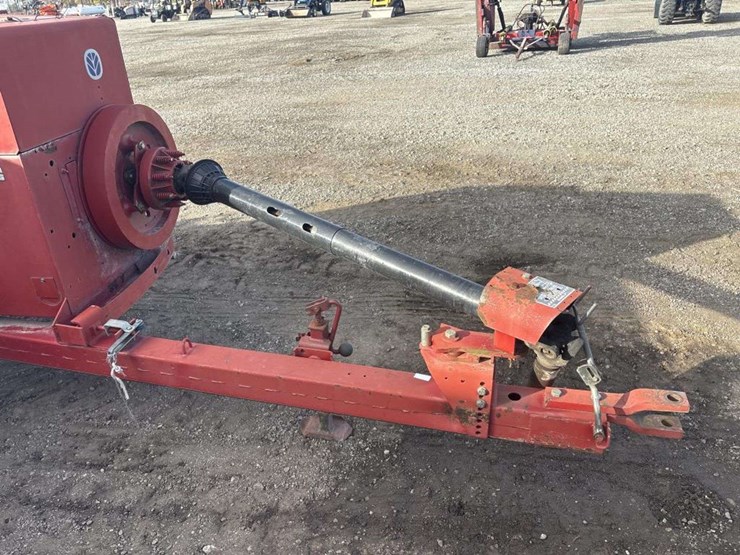 new-holland-570-image-12