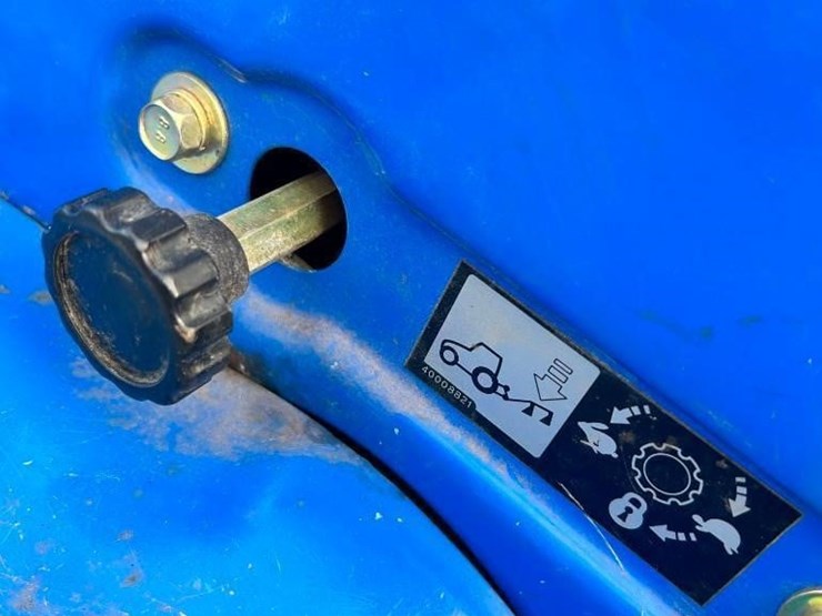 2016-new-holland-workmaster-37-image-18