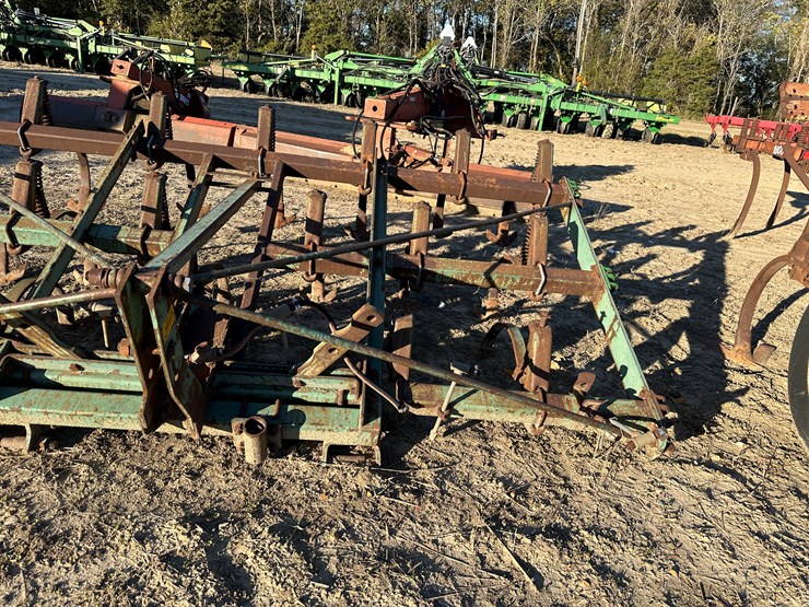 #33752-•-4.5'-chisel-plow-image-12