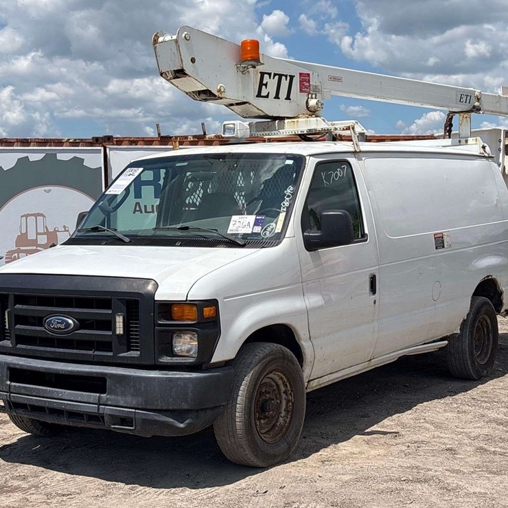 2008 FORD E350