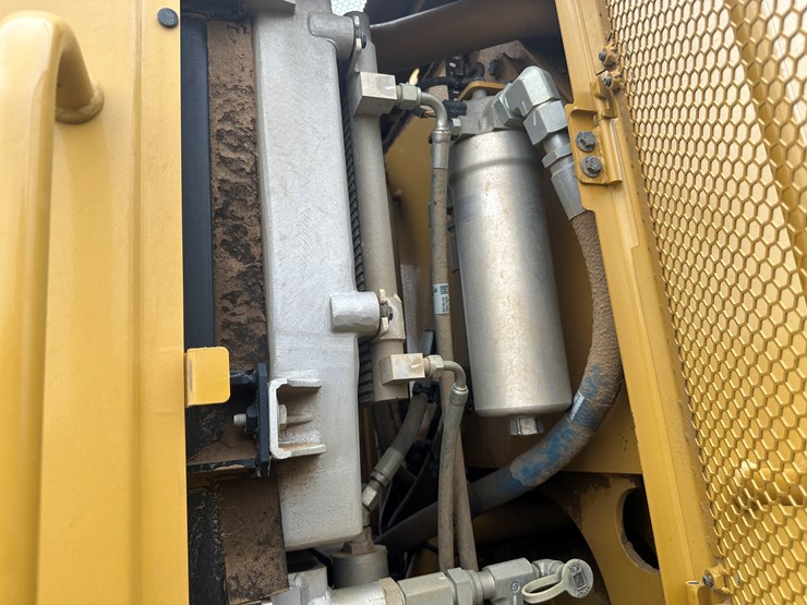 2022-caterpillar-140gc-image-66