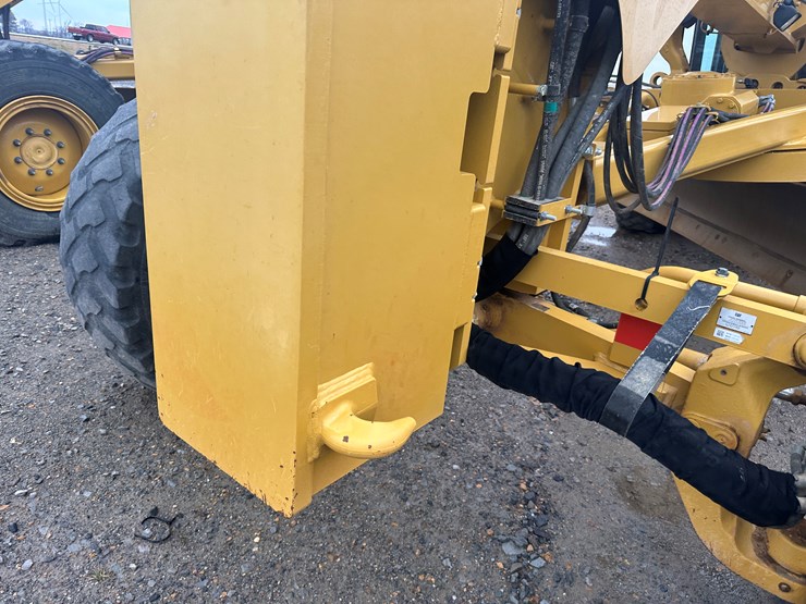 2022-caterpillar-140gc-awd-image-48