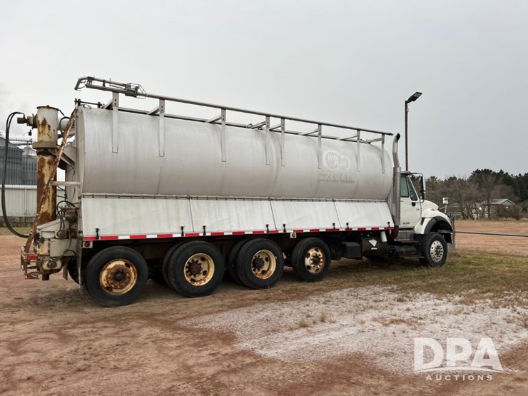 2005-international-7600-image-6