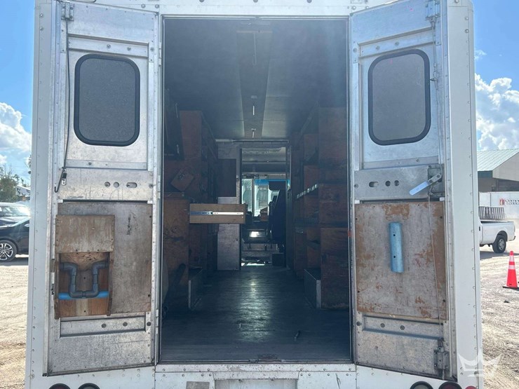 2017-freightliner-mt55-image-5