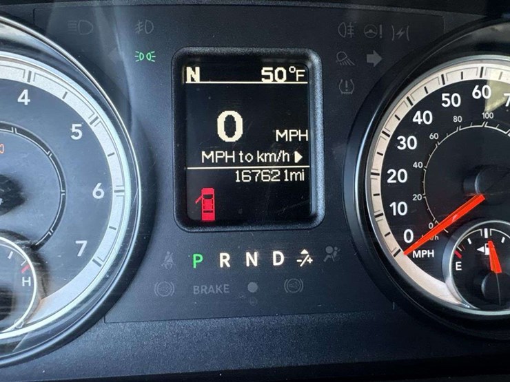 2016-dodge-2500-image-27