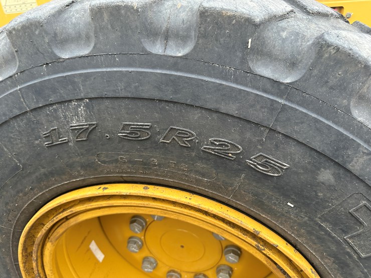 2022-caterpillar-140gc-awd-image-5