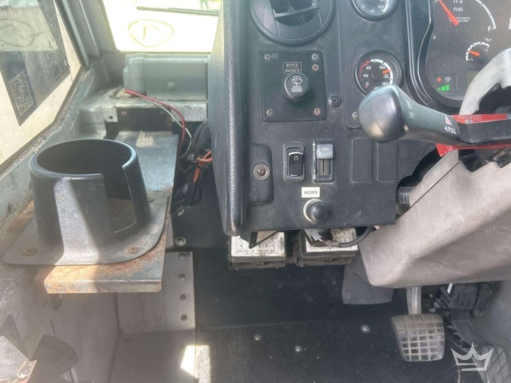 2014-freightliner-mt55-image-8