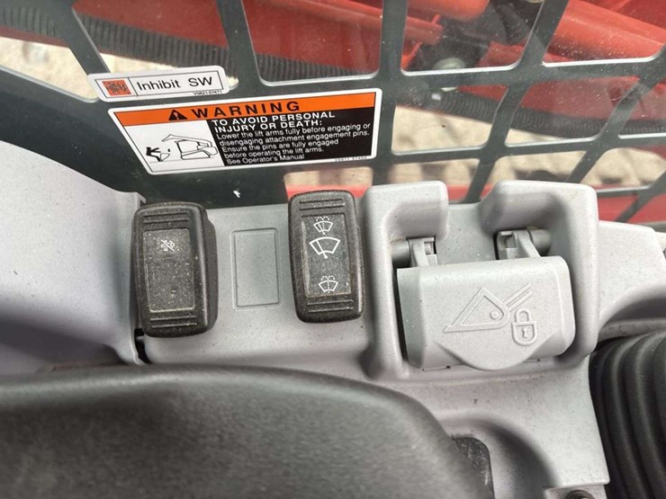 kubota-svl97-2-image-17