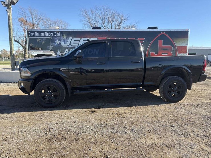 2015-ram-2500-laramie-image-2