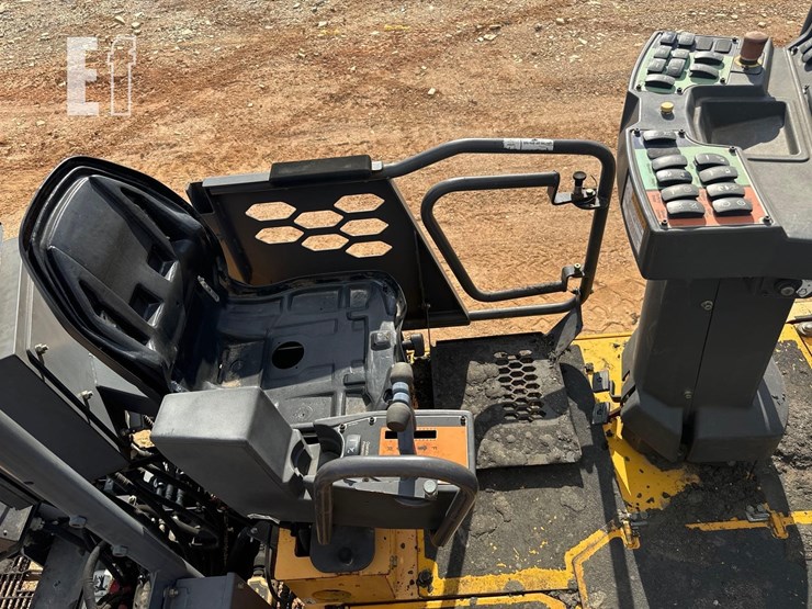 2018-volvo-p7110b-image-28