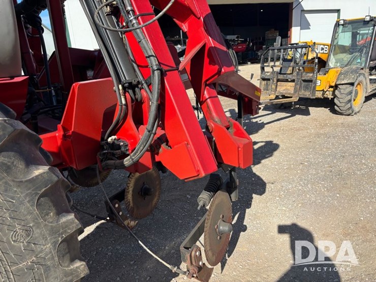 case-ih-2800-image-47