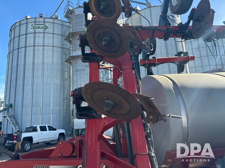 case-ih-2800-image-19