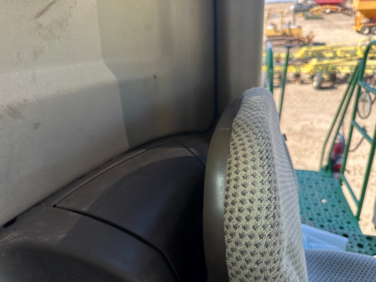 john-deere-s690-image-144