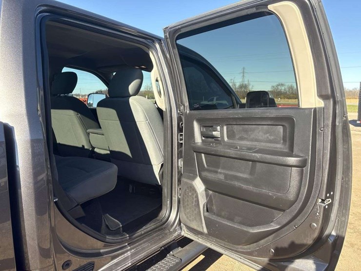 2016-dodge-2500-image-20