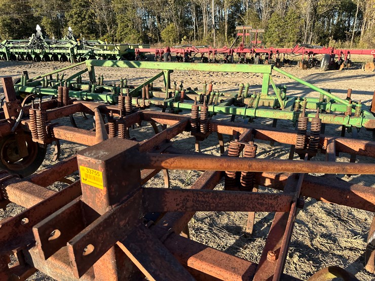 #33755-•-8'-chisel-plow-image-16