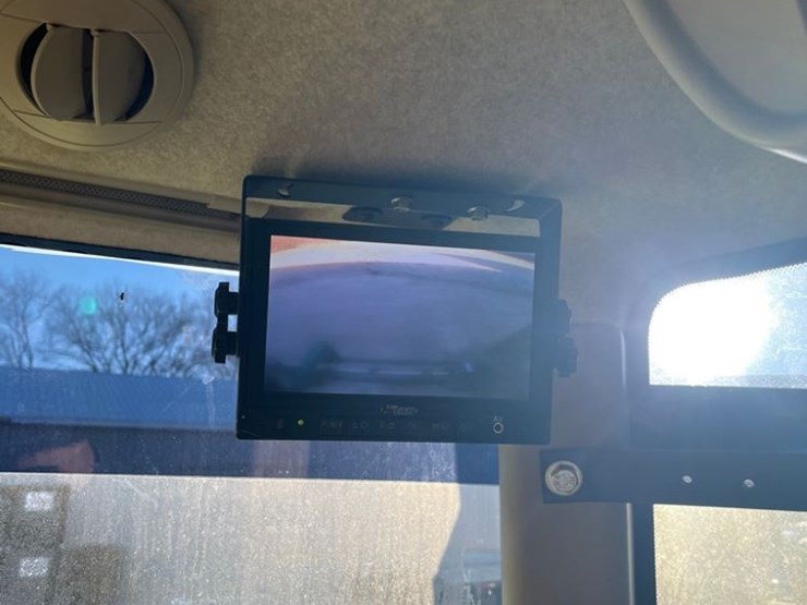 2014-john-deere-r4038-image-24