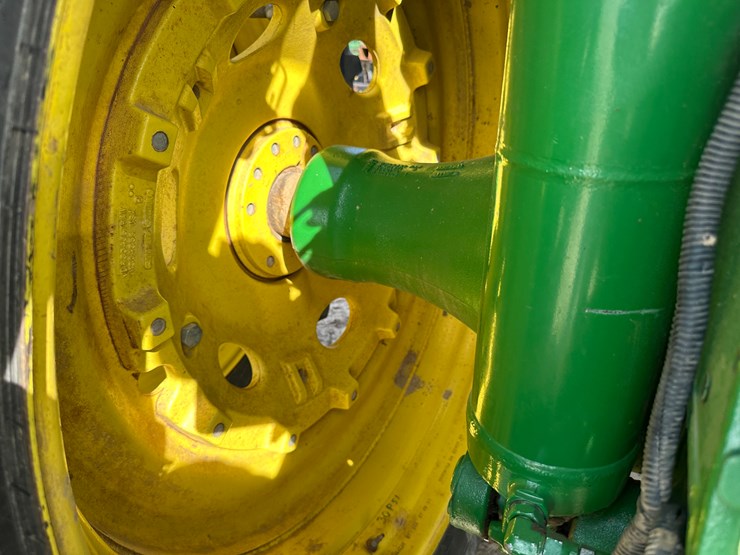 2010-john-deere-8285r-image-13