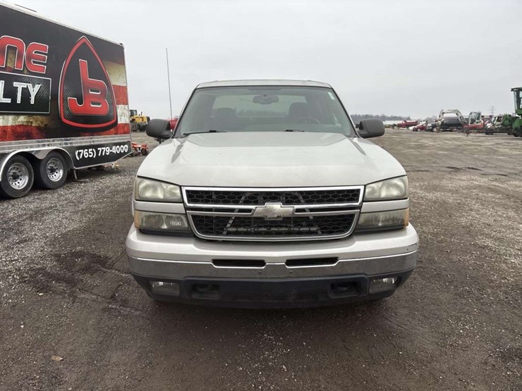 2006-chevrolet-k2500-image-7