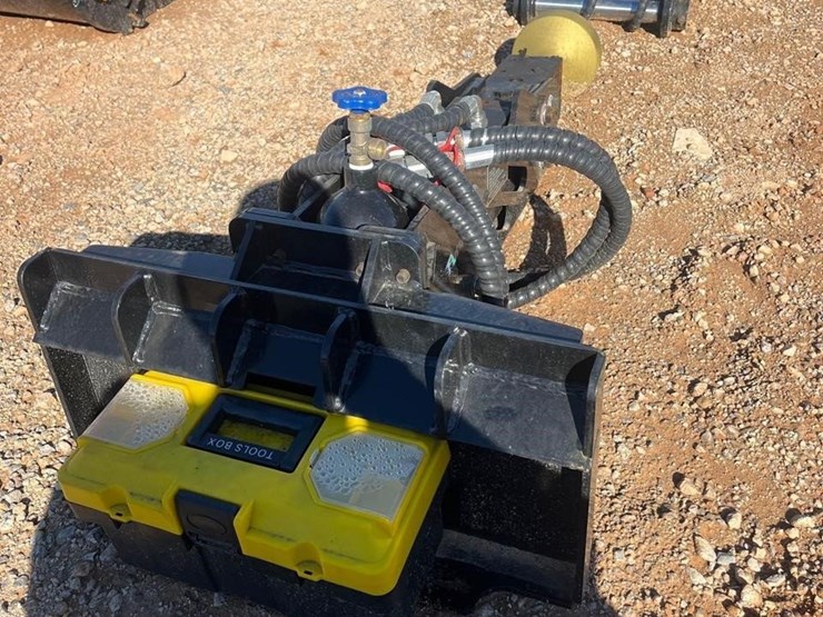 future-mini-skid-steer-hydraulic-pile-hammer-image-3