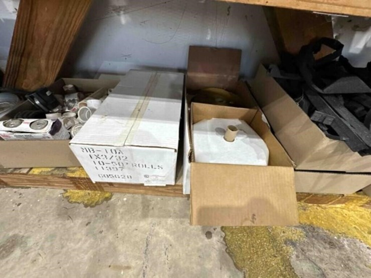 contents-of-3-shelfs--paints,-sealant-tape,-oils-image-8