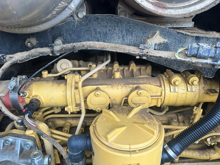 2022-caterpillar-140gc-awd-image-89