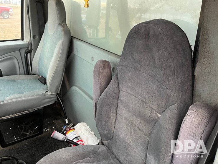 2005-international-7600-image-57