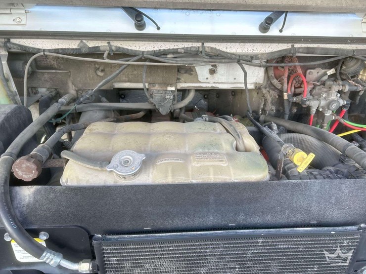 2017-freightliner-mt55-image-10