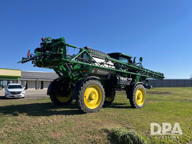 2021-john-deere-r4044-image-12