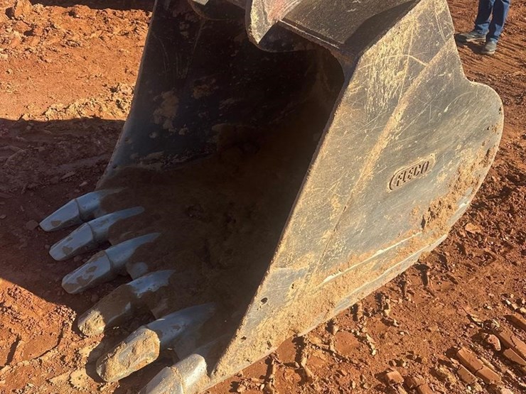 2014-komatsu-pc240-lc-10-image-10