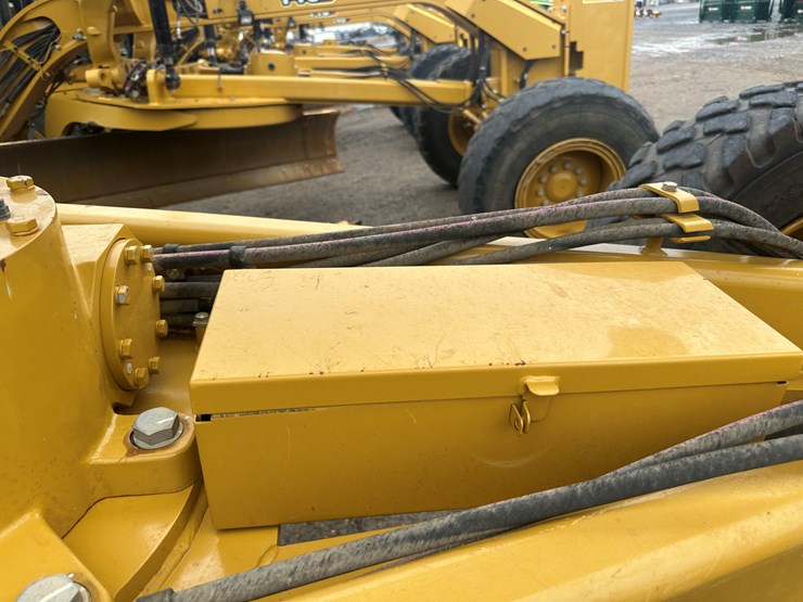 2022-caterpillar-140gc-image-53