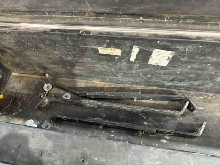 2--4'-deezee-metal-truck-storage-boxes-image-4