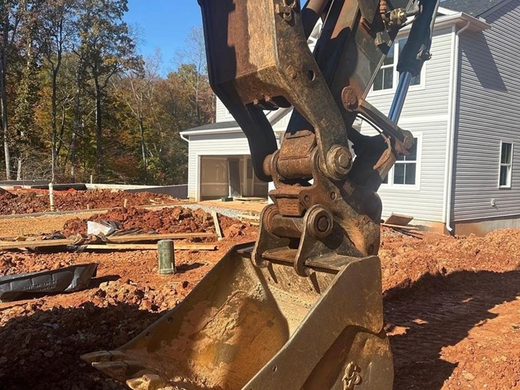 2017-volvo-ec220el-image-12