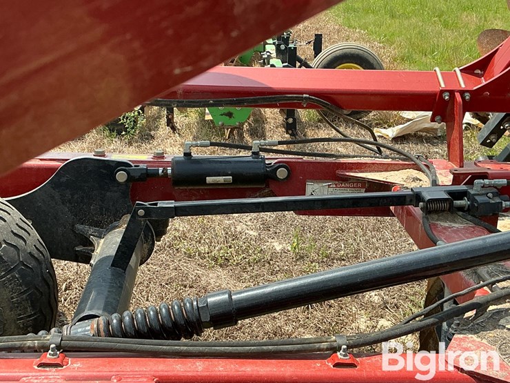 2018-case-ih-345-image-14