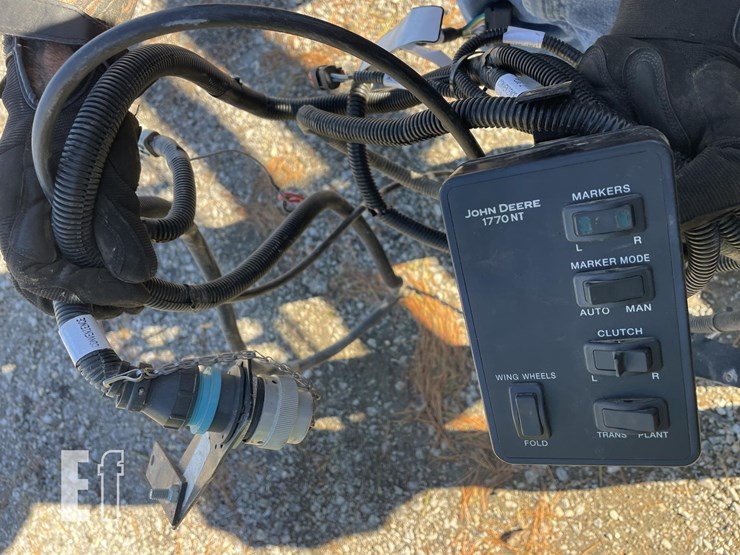 2011-john-deere-1770nt-image-14
