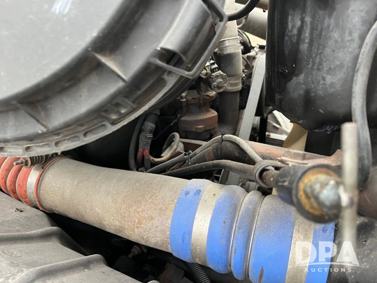 2005-international-7600-image-68