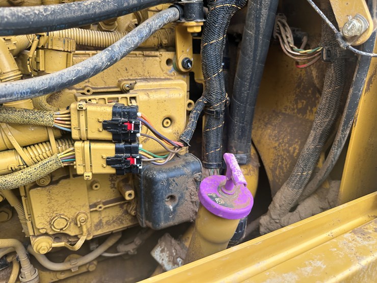 2022-caterpillar-140gc-awd-image-95
