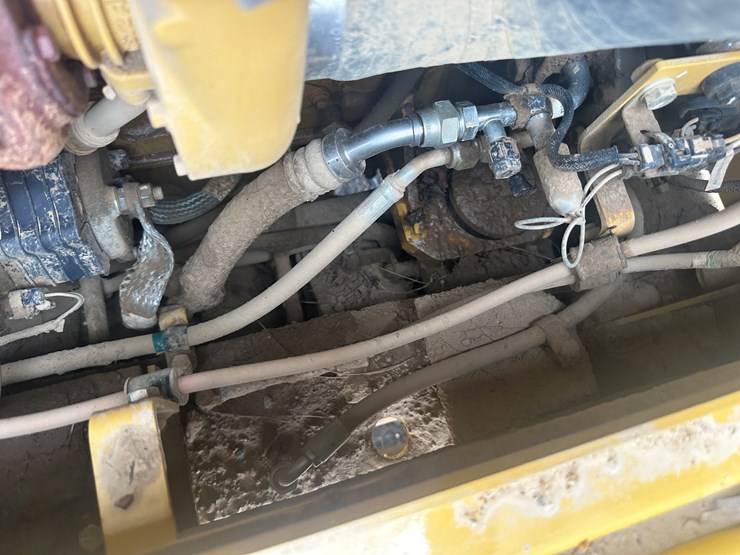 2022-caterpillar-140gc-awd-image-78