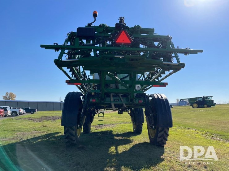 2021-john-deere-r4044-image-15