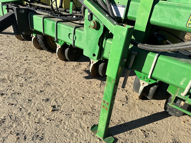 john-deere-1720-image-47