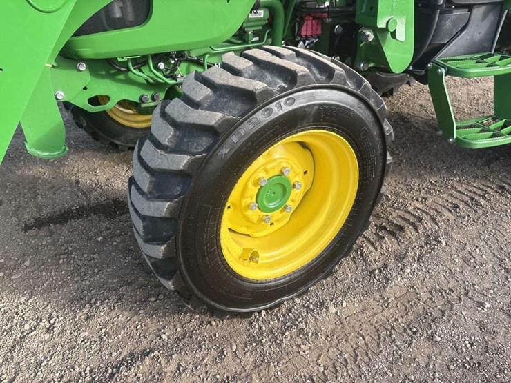 john-deere-4052r-image-8