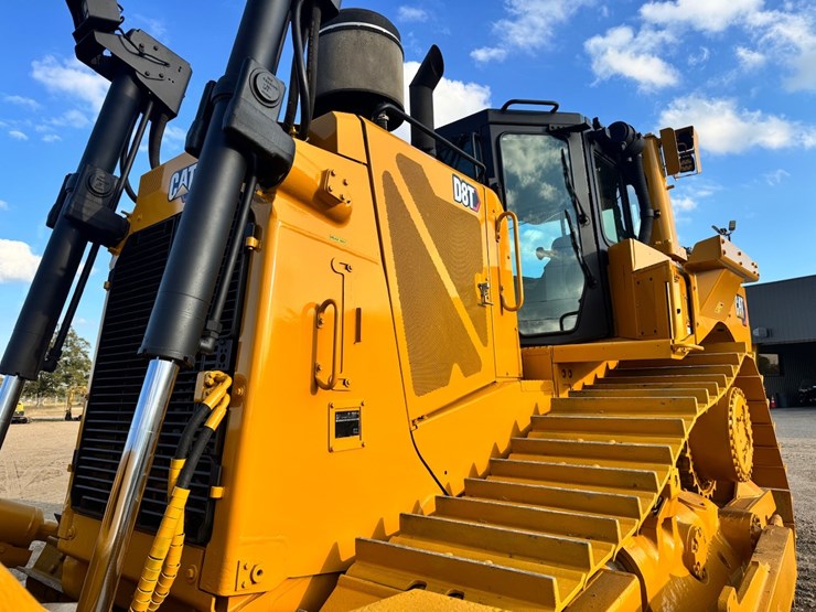 2019-caterpillar-d8t-image-37