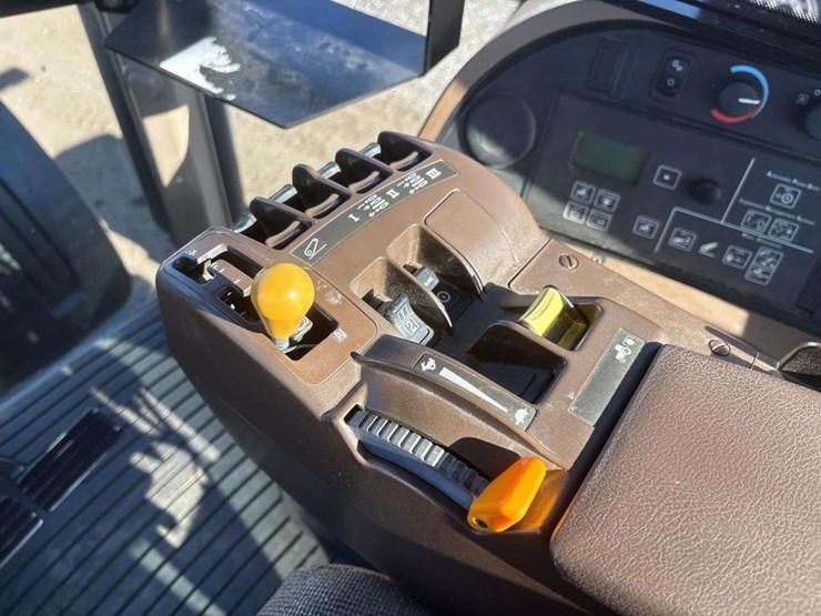 john-deere-8230-image-22