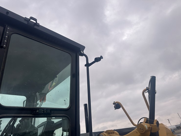 2022-caterpillar-140gc-awd-image-61